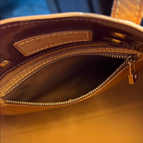 Price Drop! Authentic Louis Vuitton Mini Bronze Monogram Vernis Reade PM Tote - Picture 12 of 17